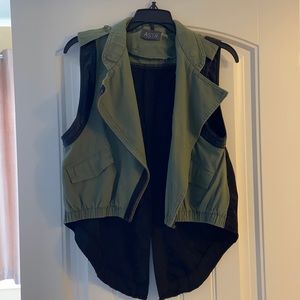 ASTR army green and black vest with 2 functional pockets and asymetrical zipper